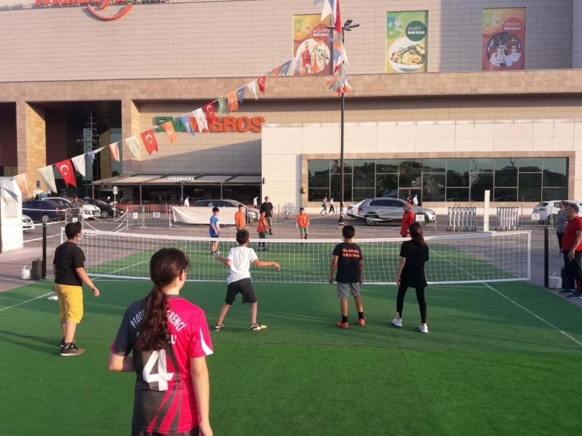 Ayak Tenisi Turnuvası final ma&ccedil;larıyla sona erdi