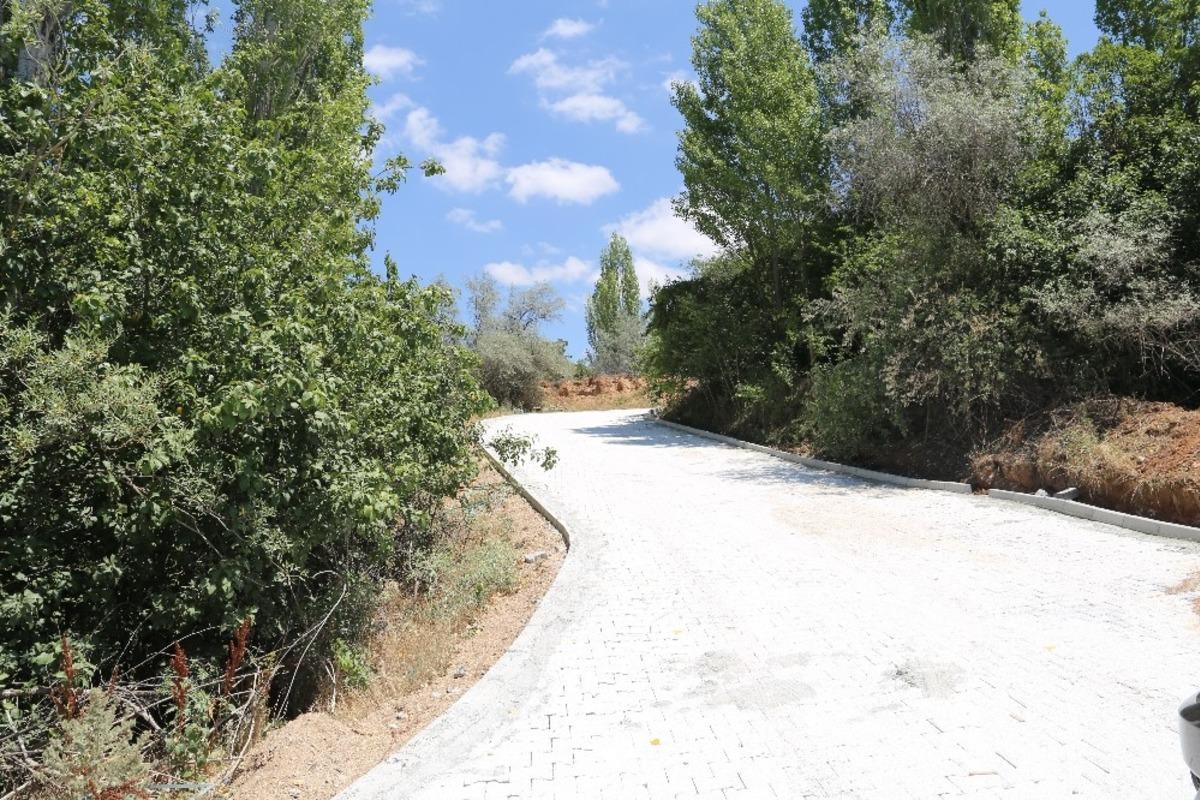 Sivrihisar Belediyesi kırsalda aralıksız &ccedil;alışıyor