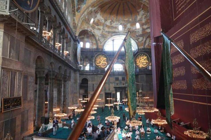 Ayasofya Camisi'nde 86 yıl sonra ilk! 'Yeşil sancak' dikkatlerden kaçmadı G2