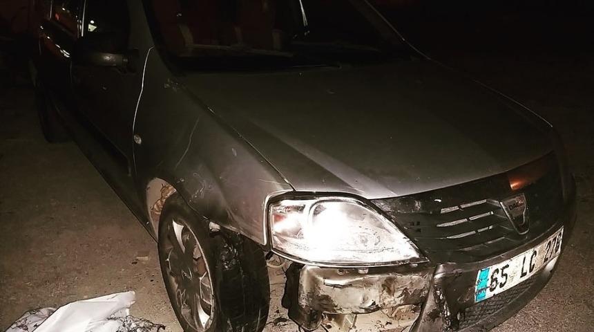 Erciş&rsquo;te ara&ccedil; yangını