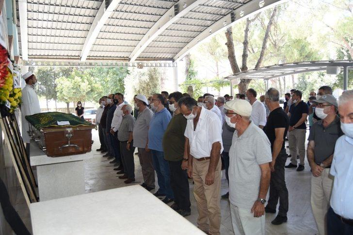 Denizlispor Kulübü kurucularından olan Fuat Özen son yolculuğuna uğurlandı G2