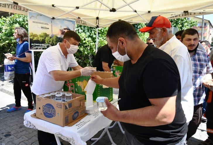 Altınova’da Ayasofya için helva dağıtıldı G1