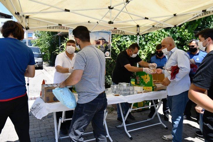 Altınova’da Ayasofya için helva dağıtıldı G5