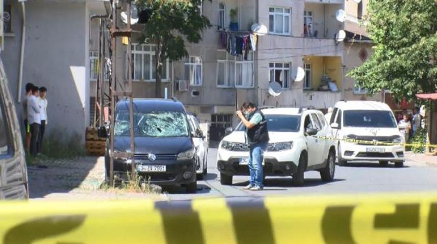 İstanbul Gaziosmanpaşa'da silahlı kavga! &Ccedil;ok sayıda ekip sevk edildi