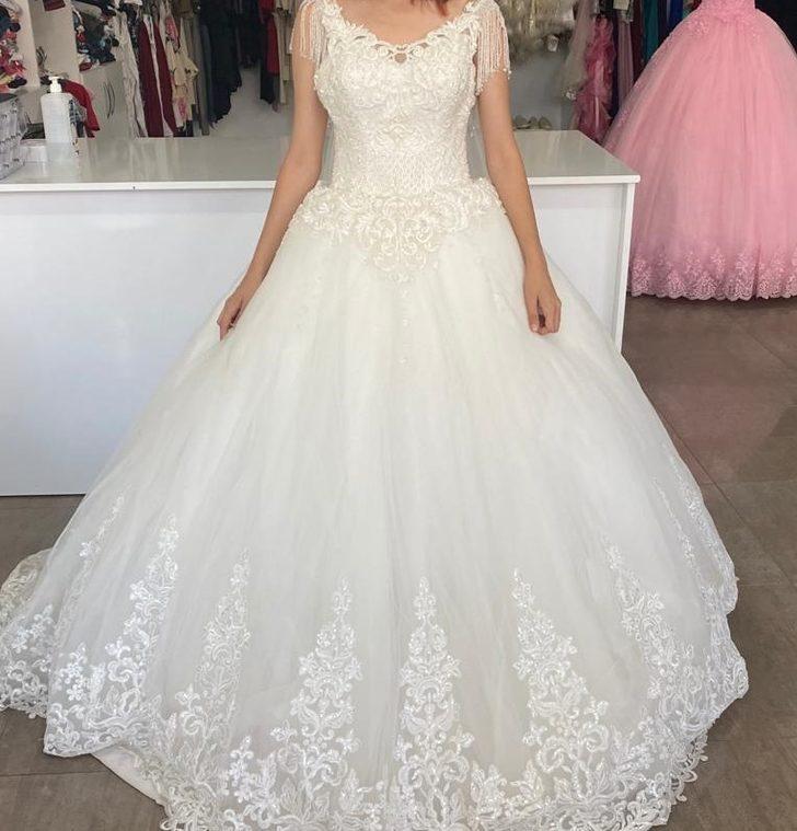 Turgutlu’da genç çiftlere nişanlık ve gelinlik desteği G5