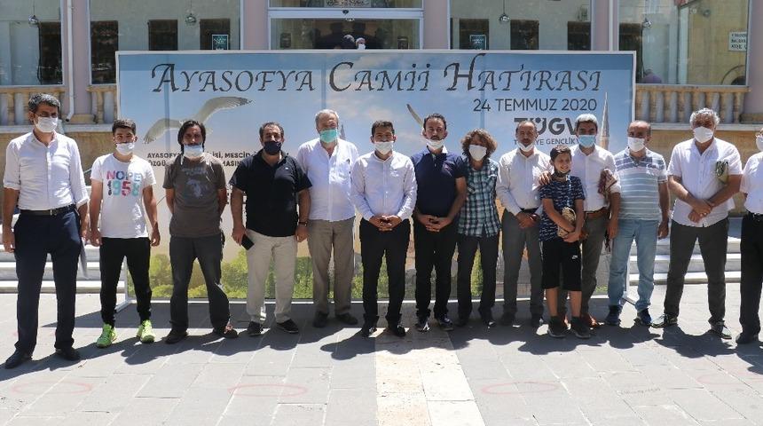 Ayasofya Cami&rsquo;nin ibadete a&ccedil;ılması