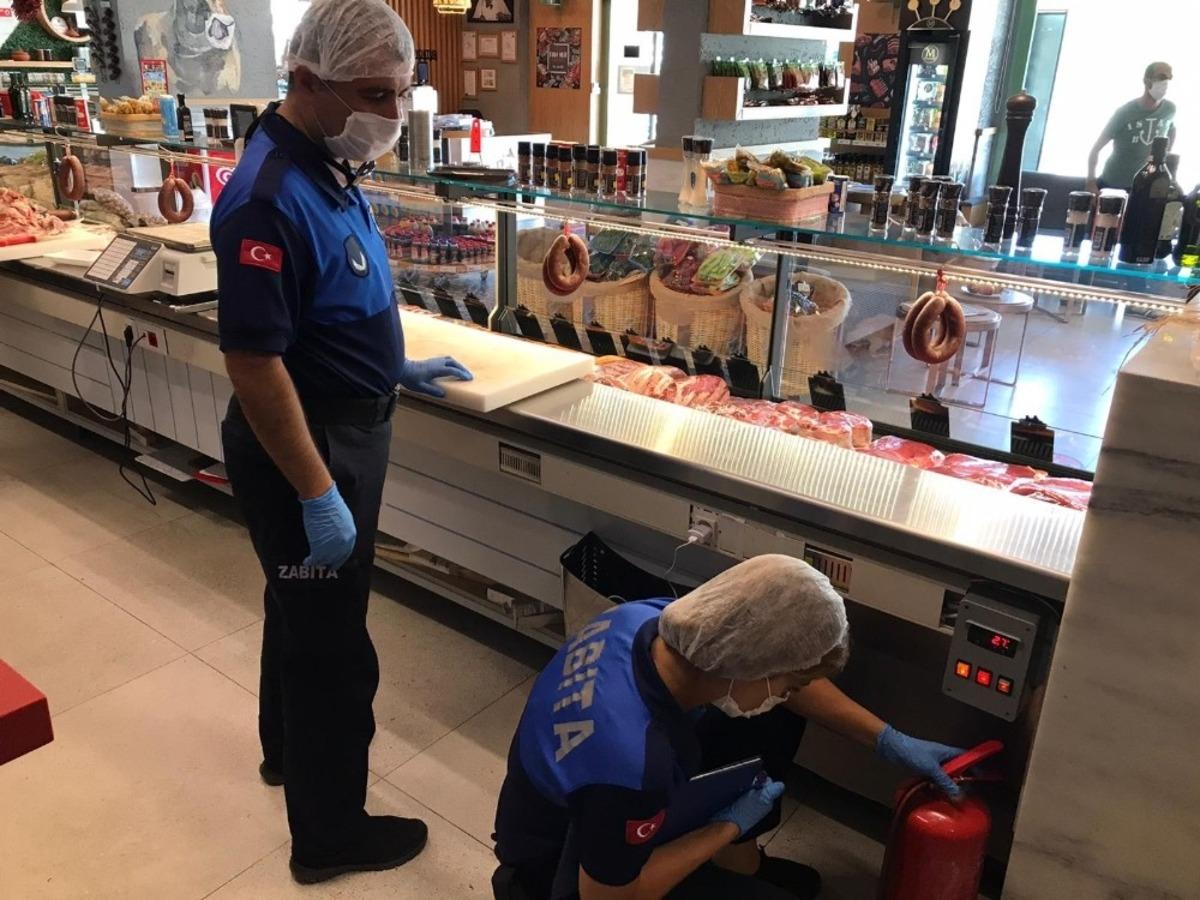 Kemer&rsquo;de bayram &ouml;ncesi kasaplar ve fırınlar denetlendi