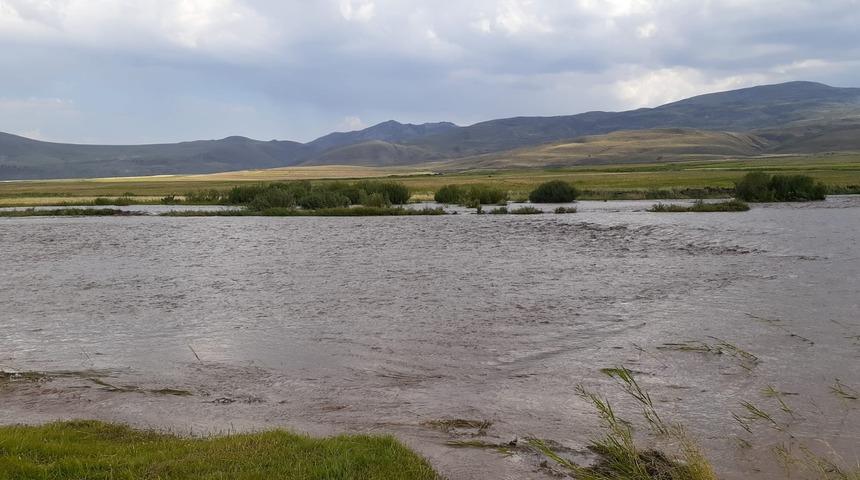Ağrı&rsquo;da sel felaketi: 1 &ouml;l&uuml;, 2 kişi kayıp