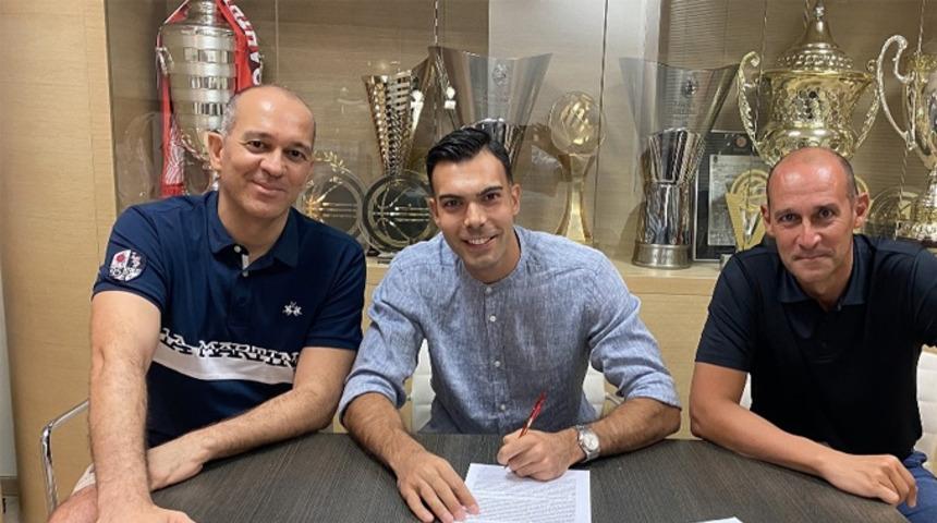 Olympiakos, Fenerbahçe Beko ile yollarını ayıran Kostas Sloukas ile sözleşme imzaladı.