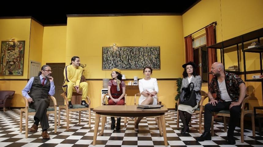 AŞT 8 Ekim&rsquo;de &lsquo;Takıntılar&rsquo; ile perdelerini a&ccedil;ıyor