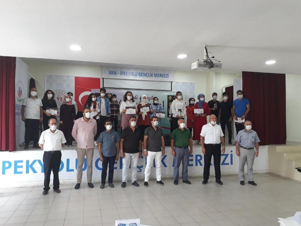 Van&rsquo;da &lsquo;Bir şiir bir nefes&rsquo; yarışmasının finali yapıldı