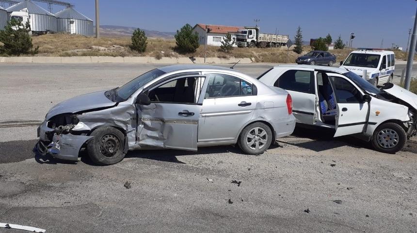 Kırıkkale&rsquo;de trafik kazası: 2 yaralı