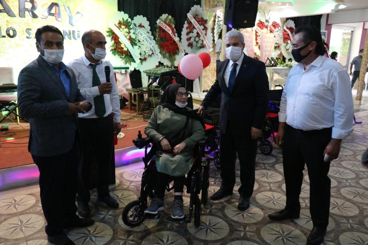 Gurbet&ccedil;iler destekledi 77 engelli ak&uuml;l&uuml; ve tekerlekli sandalye aldı