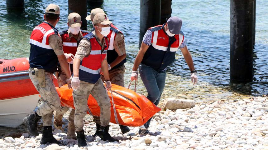 Van G&ouml;l&uuml;'nden &ccedil;ıkarılan ceset sayısı 61'e &ccedil;ıktı