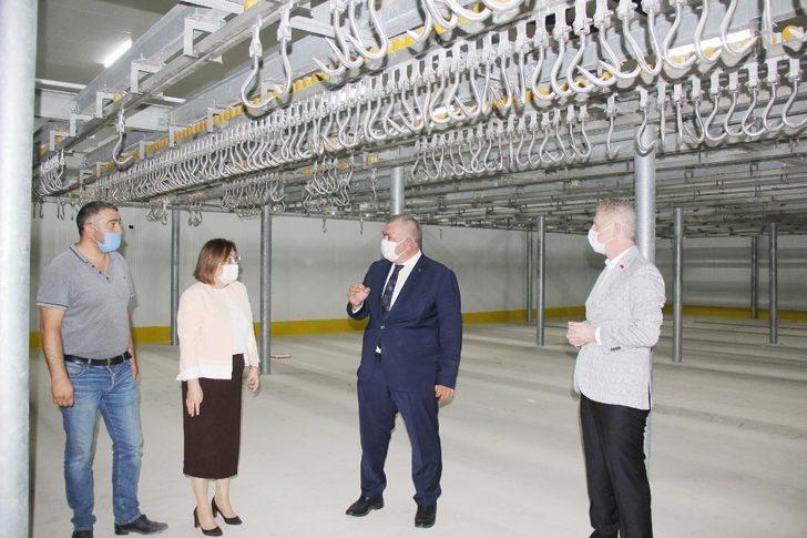 Vali Gül ve Başkan Şahin, Antep Fıstığı Lisanslı Depo ve Et Borsası’nda incelemelerde bulundu G4