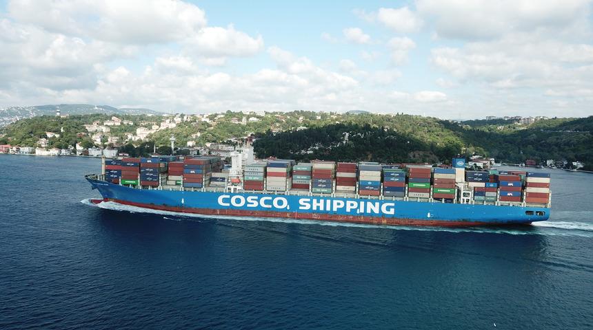 Dev gemi İstanbul Boğazı'ndan ge&ccedil;ti