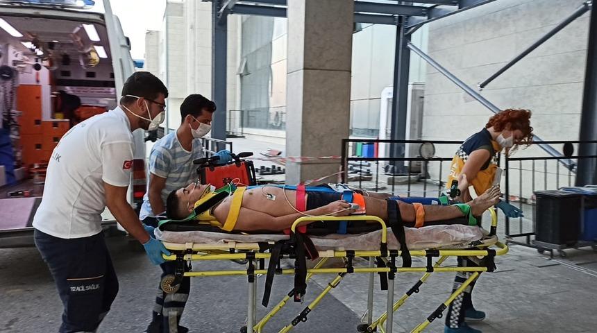 Düzce'de dalgalara kapılan fındık işçisi genci boğulmaktan vatandaşlar kurtardı