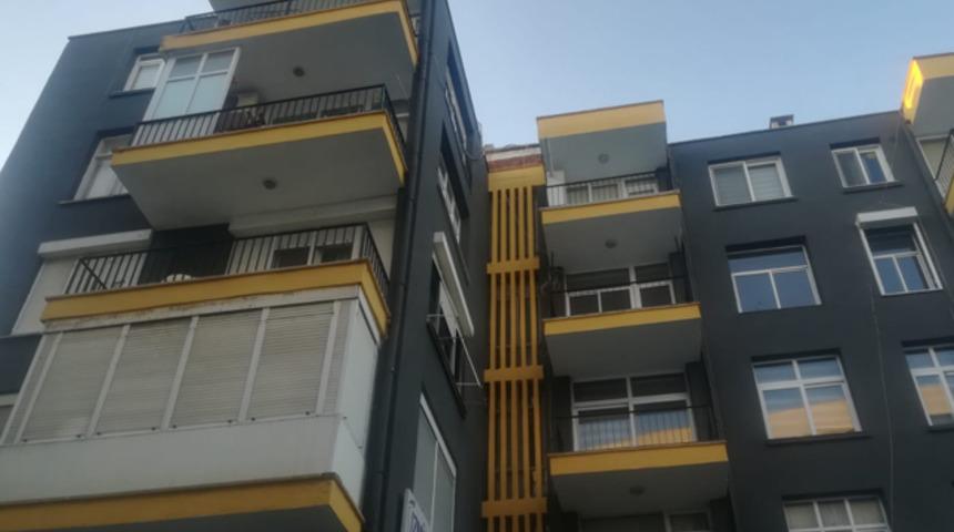 İzmir'de şüpheli ölüm! Telefonundan 112'yi aramışlar