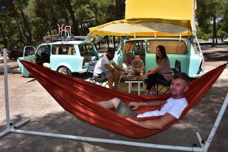 Gören şaşkına dönüyor! Klasik otomobilden karavan yaptı! G2