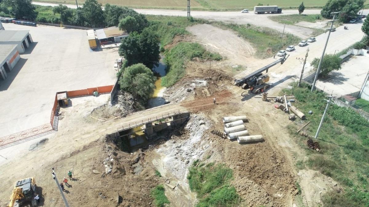 Kartepe&rsquo;de 2 mahalleyi 4 şeritli modern k&ouml;pr&uuml; birbirine bağlayacak