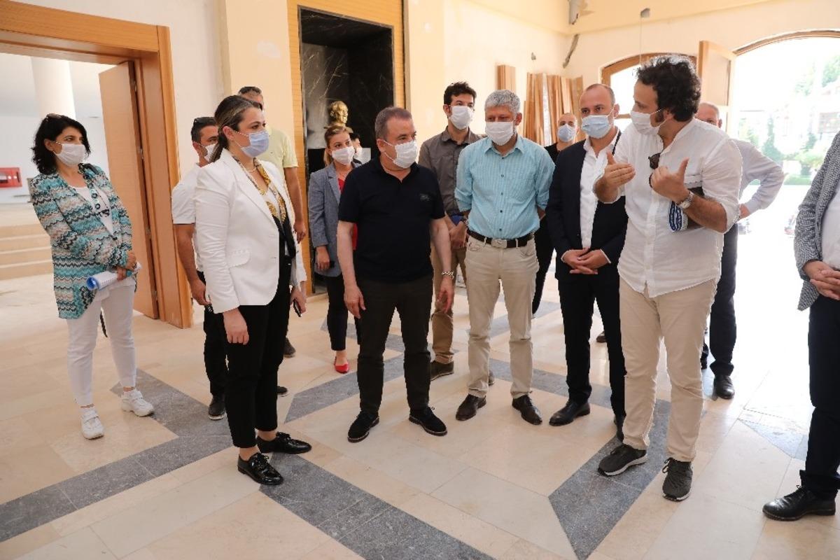 Eski Kapalı Spor Salonu &ouml;z&uuml;ne d&ouml;n&uuml;yor