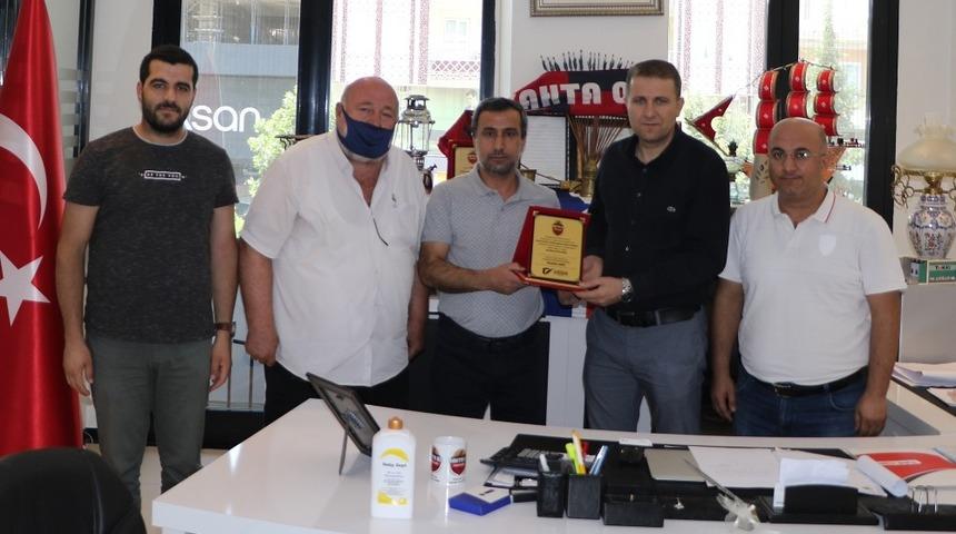 KGY Cemiyeti&rsquo;nden Başkan Yıldırım&rsquo;a Plaket