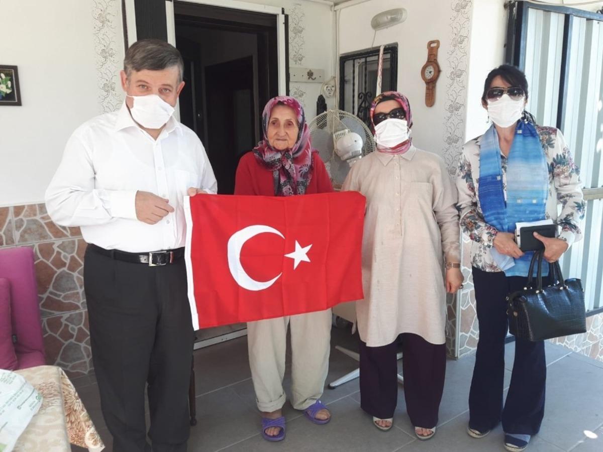 Şehit ailelerini ve gazileri unutmadılar