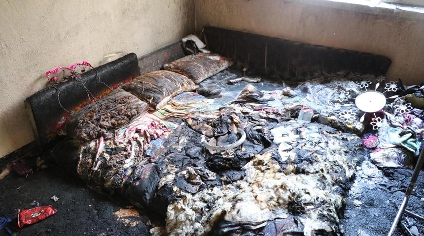 Denizli'de yangında 5 aylık bebek öldü, 2 yaşındaki ablası yaralandı