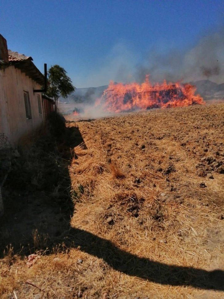 Saman yığınında çıkan yangın paniğe neden oldu G4