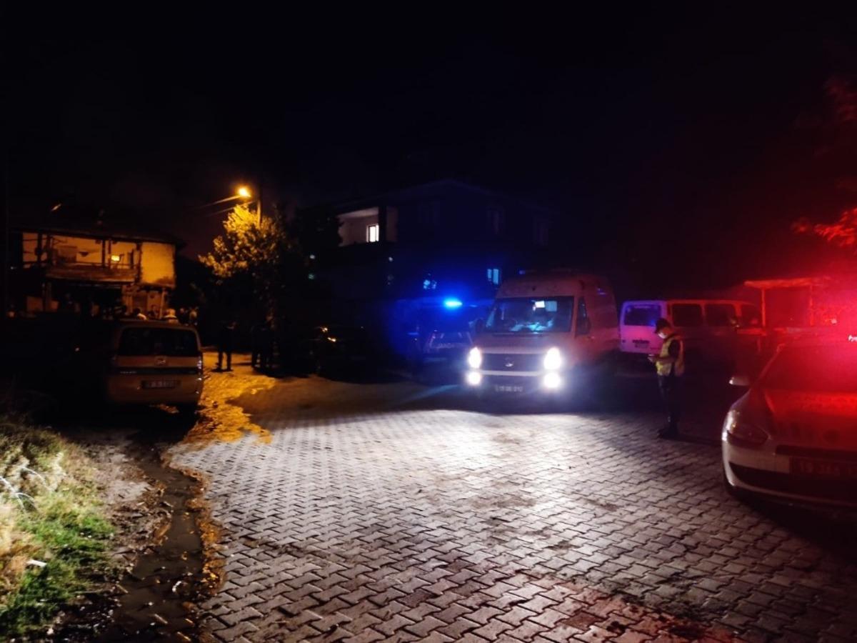 K&uuml;mese attıkları k&ouml;z hayatlarına mal oldu