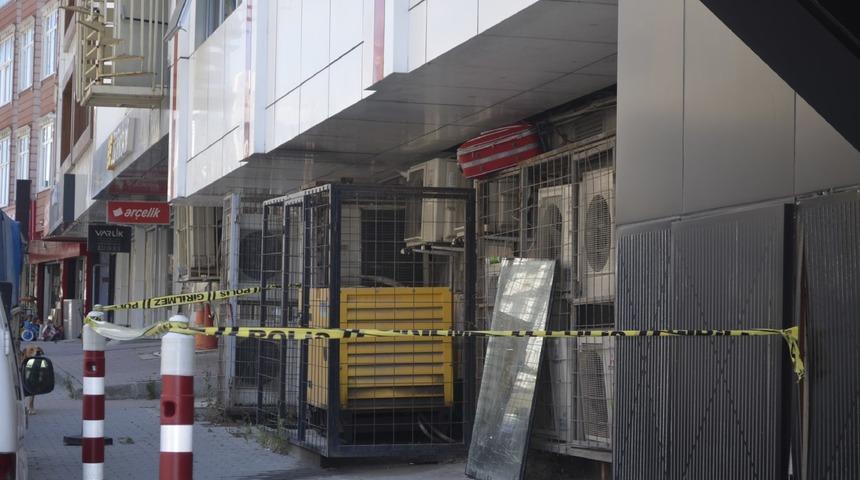 Arnavutk&ouml;y'de ş&uuml;pheli valiz alarmı