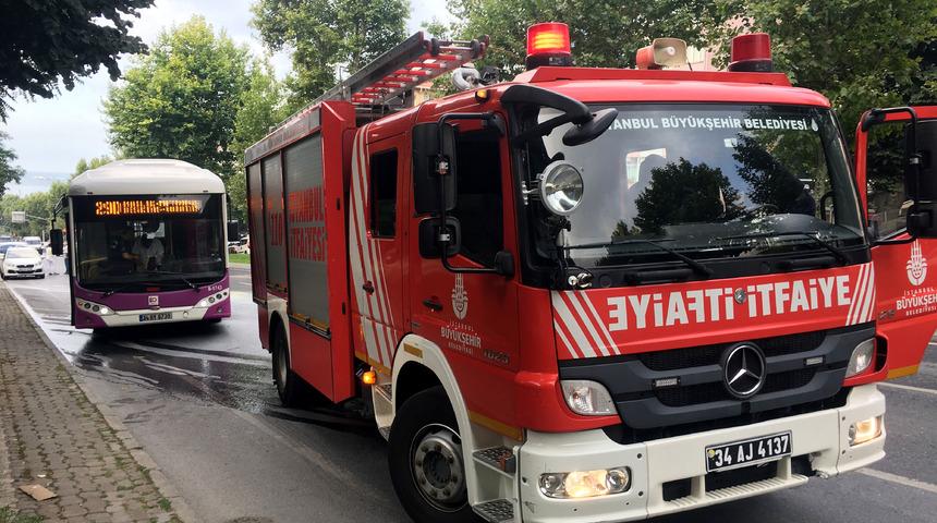 Beşiktaş'ta halk otob&uuml;s&uuml;nde yangın paniği