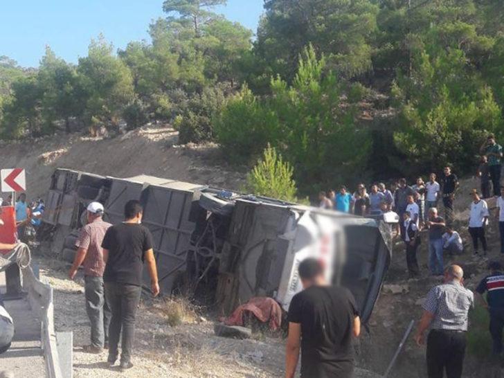 Mersin'de askerleri taşıyan otobüs kaza yaptı! Şehit ve yaralılar var G2