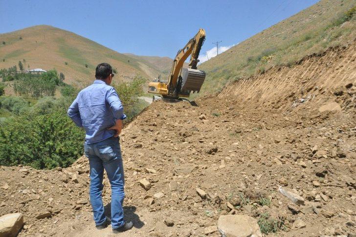 Yüksekova’da yol yapım çalışması G1