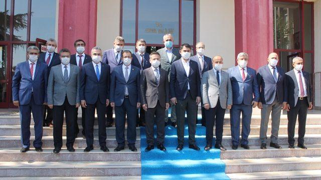 Aydın Valiliği’ne 2 yeni hizmet aracı