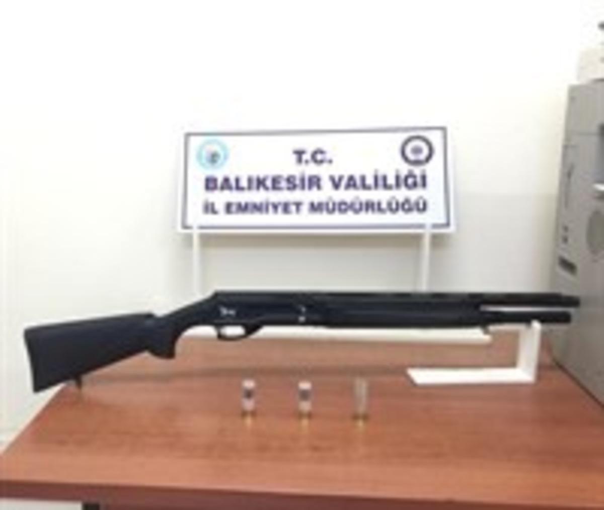 Balıkesir&rsquo;de uyuşturucu operasyonunda 10 ş&uuml;pheli yakalandı