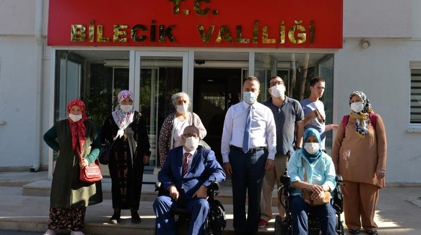 Boz&uuml;y&uuml;kl&uuml; engelliler &uuml;cretsiz ulaşım hizmetinden faydalanmak istiyor