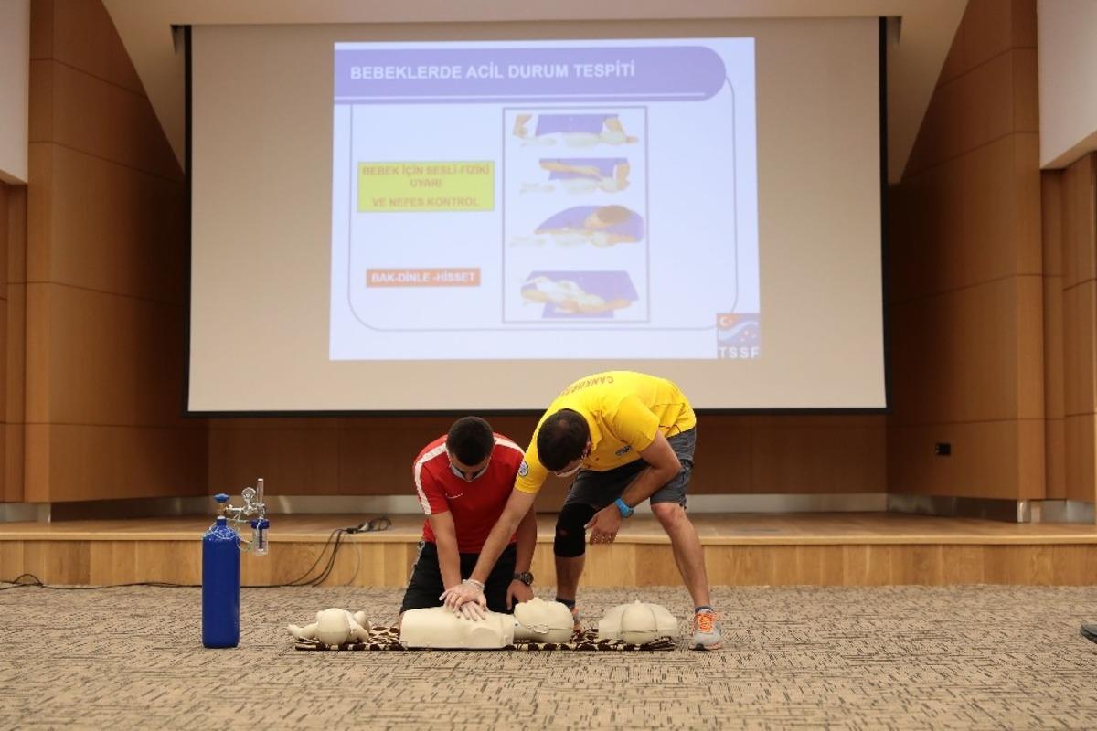 Y&uuml;zme eğitmenlerine &ldquo;Bronz Cankurtaran&rdquo; sertifikası