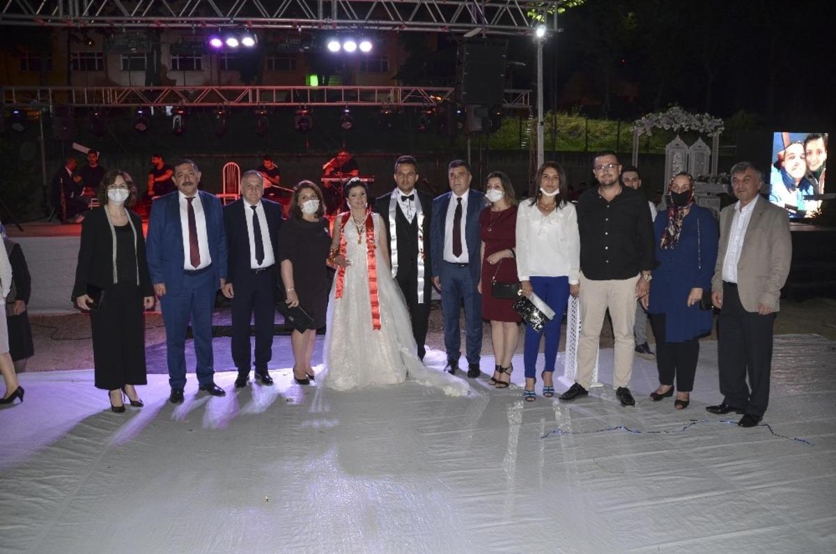 Ayla Arslan ile Cem Baral d&uuml;nya evine girdi