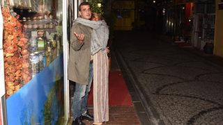 Tayanç Ayaydın eşiyle samimi şekilde görüntülenince çileden çıktı