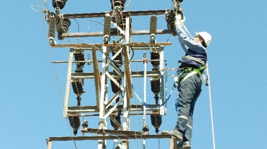 Bayramda kesintisiz enerji i&ccedil;in 223 ekip g&ouml;revde