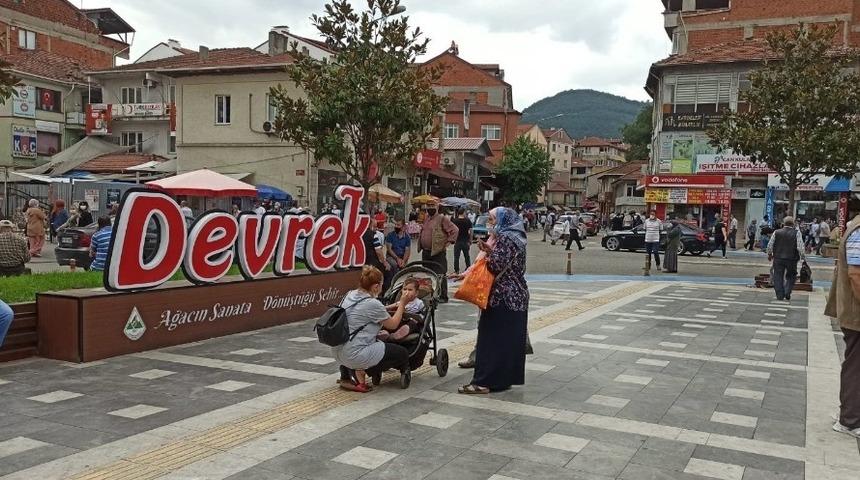 Kaymakam, "En fazla pozitif vaka olan il&ccedil;eyiz" diyerek vatandaşları uyardı