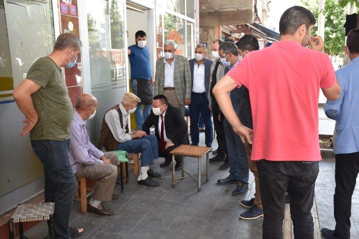 Başkan Beyoğlu, temizlik aracınını yakıldığı caddede esnafı ziyaret etti G1