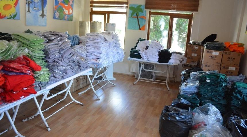 800 aileye gıda ve giysi yardımı yapıldı