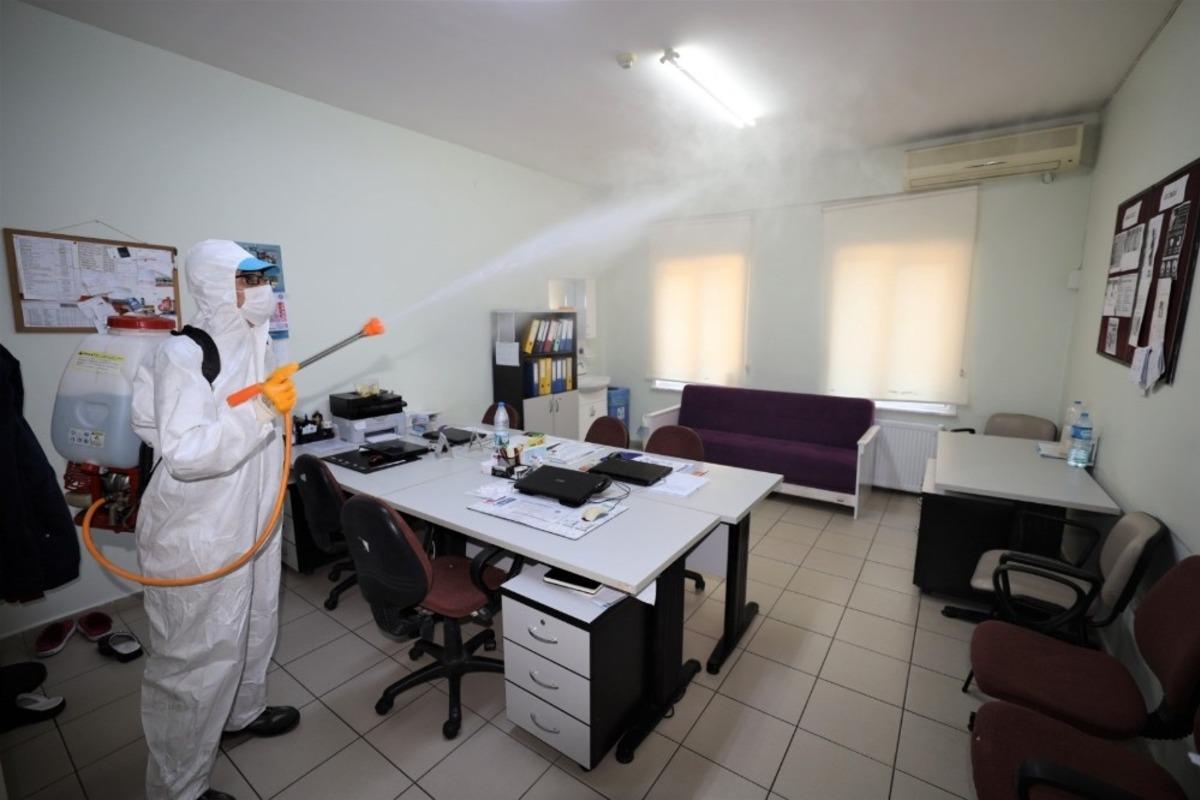 Başiskele&rsquo;de dezenfektasyon &ccedil;alışmaları devam ediyor