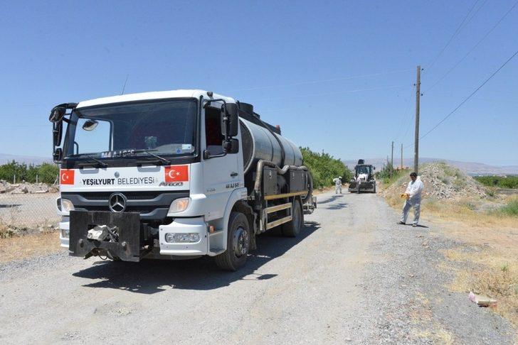 Yeşilyurt’ta kırsal bölgelerin yolları akıcı hale getiriliyor G3
