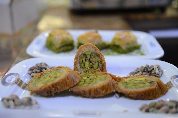 Kambur: "Dünyanın en lezzetli tatlıları bayrama hazır" G1