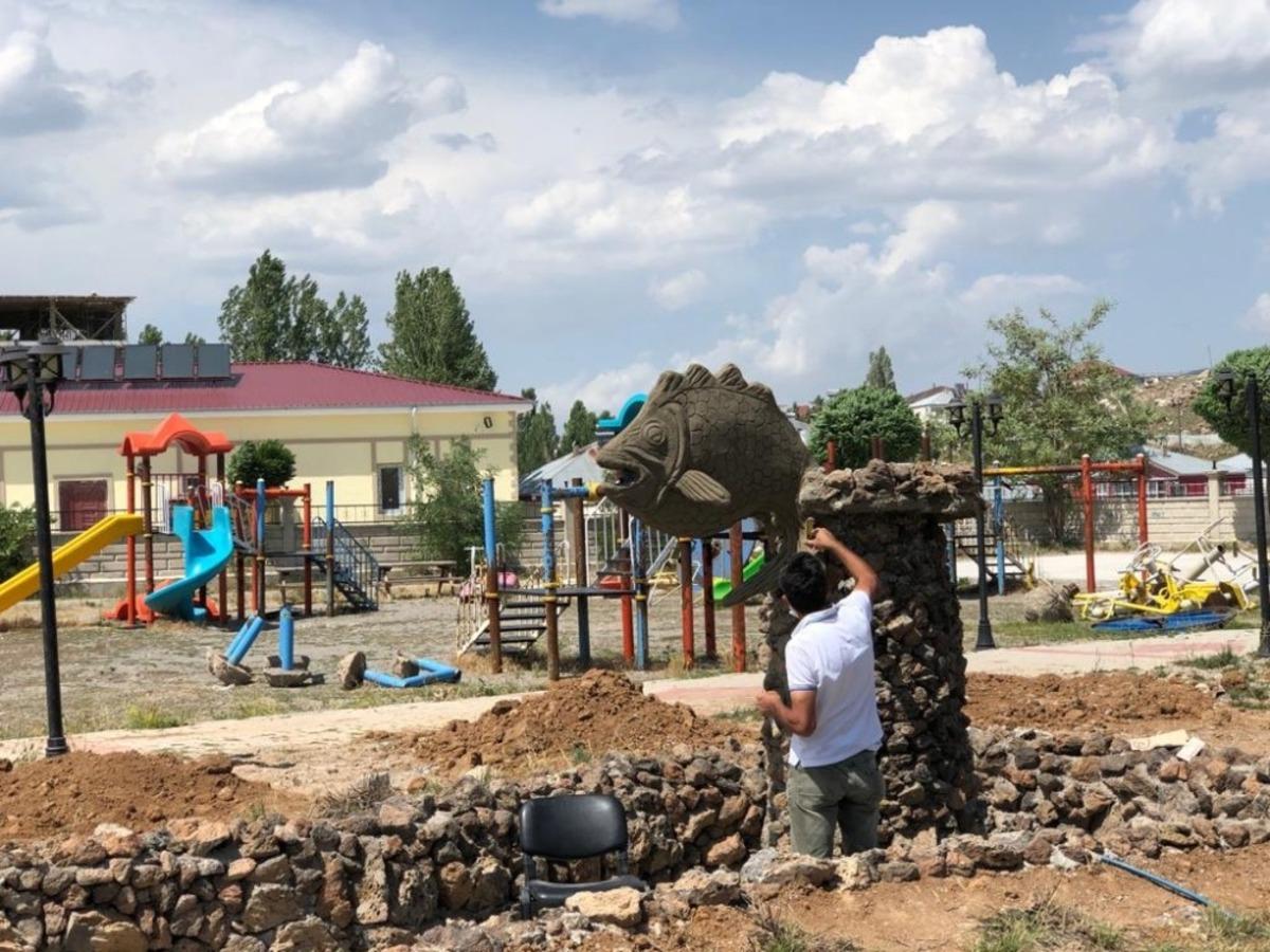 &Ccedil;aldıran Belediyesi sazan balığının heykelini dikecek