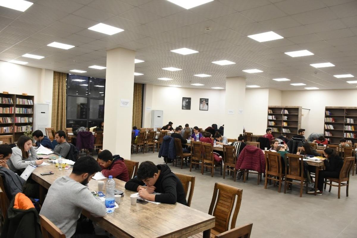 Tarsus&rsquo;ta k&uuml;t&uuml;phane ve okuma salonları kapılarını a&ccedil;ıyor