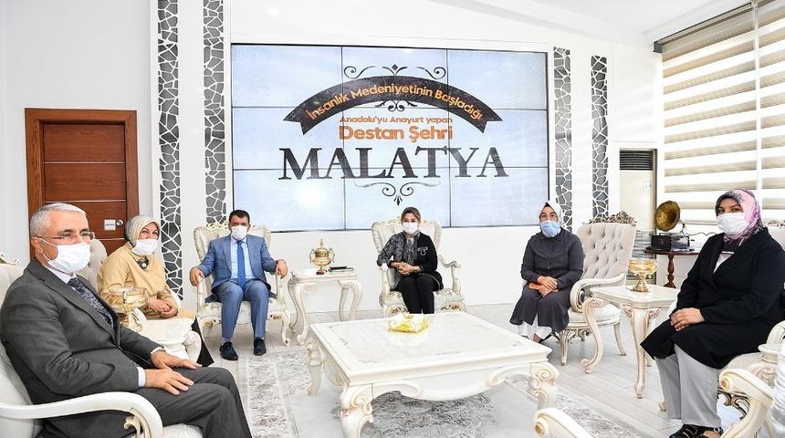 Erenler&rsquo;den, Malatya B&uuml;y&uuml;kşehir&rsquo;e ziyaret